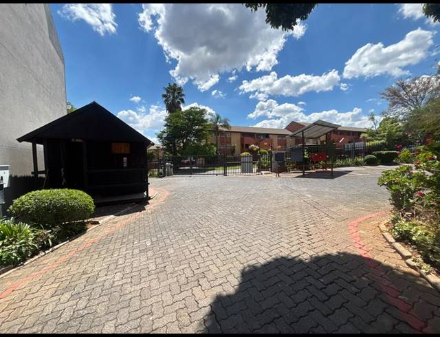 3 BEDROOM APARTMENT FOR SALE IN WELTEVREDEN PARK